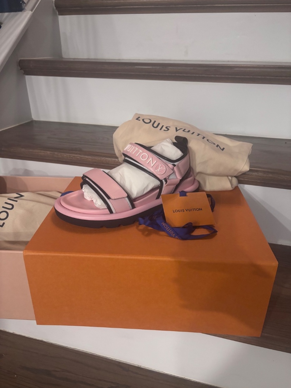 LV Sandals - Picture 5 of 6